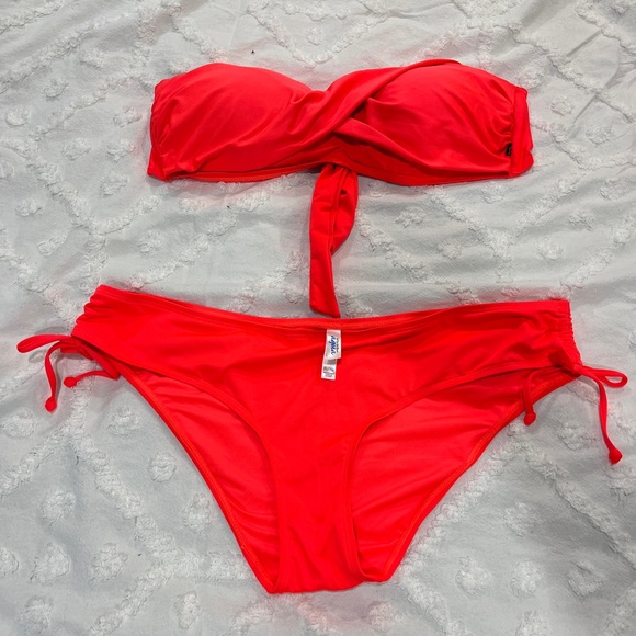 Bikini set - Picture 2 of 2